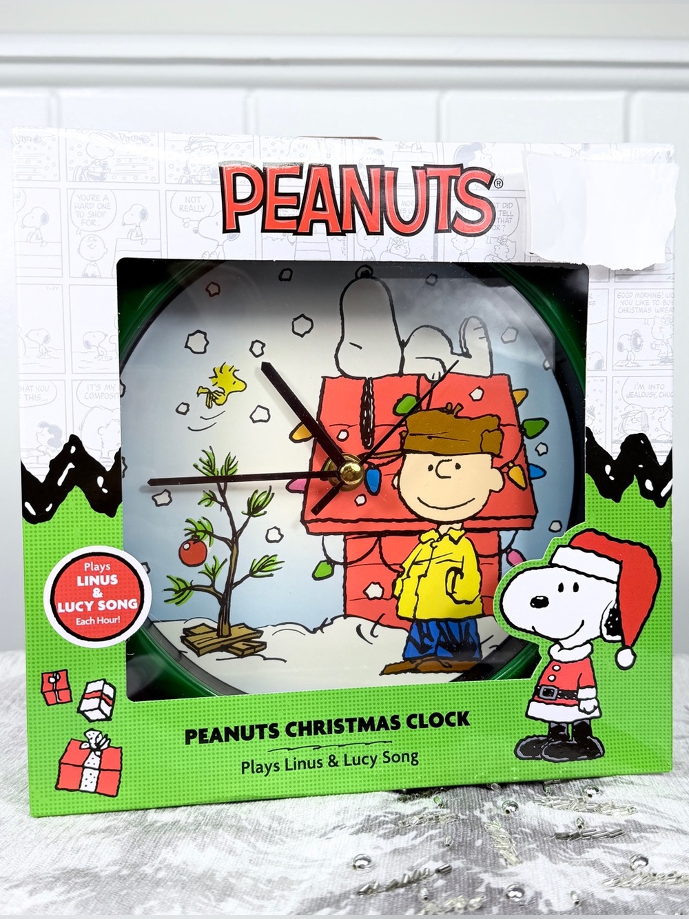 NEW Peanuts Christmas Clock